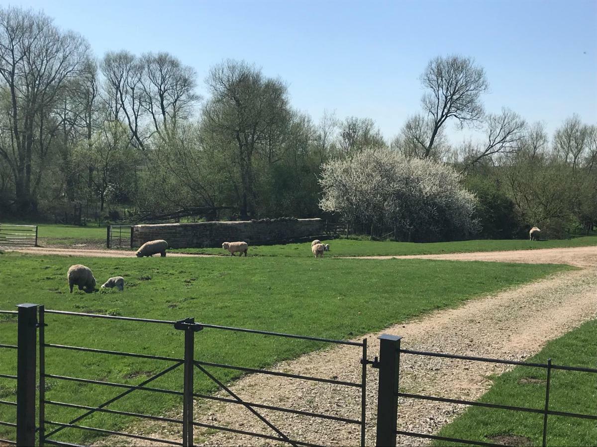 Villa Weatherhead Farm Shepherds Hut Buckingham Exterior foto